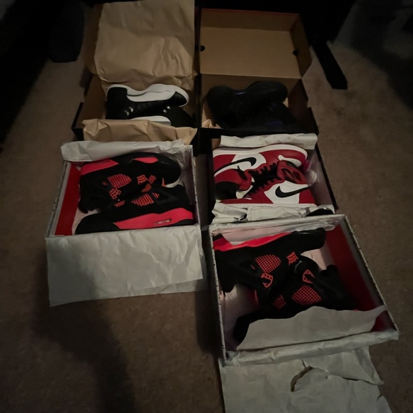 Jordan 4 Thunder Red sz 8 - Picture 4 of 4